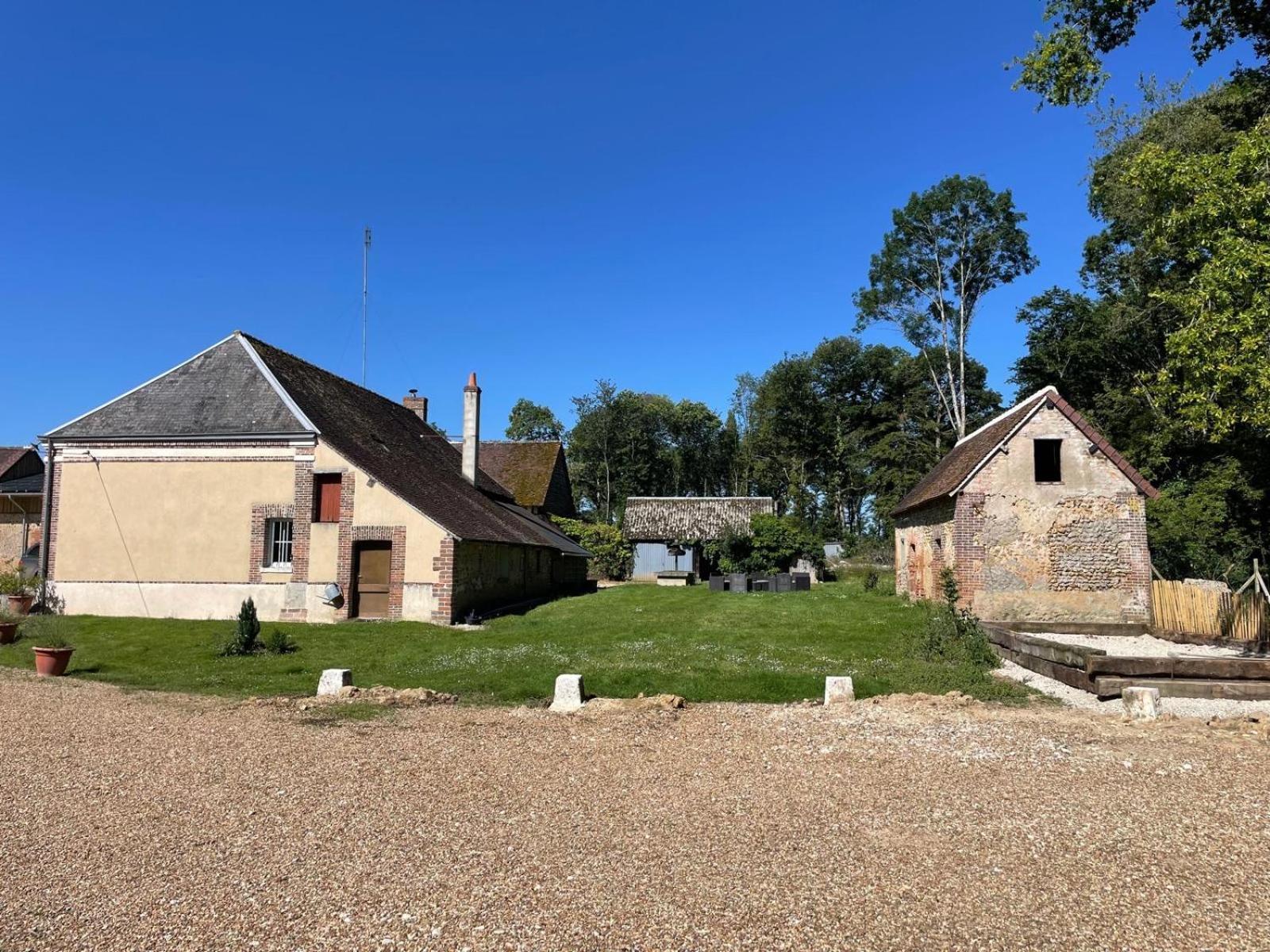 Gîte à la ferme de Sainte Radegonde Lanneray Esterno foto
